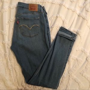 LEVIS 535 super skinny light wash jeans